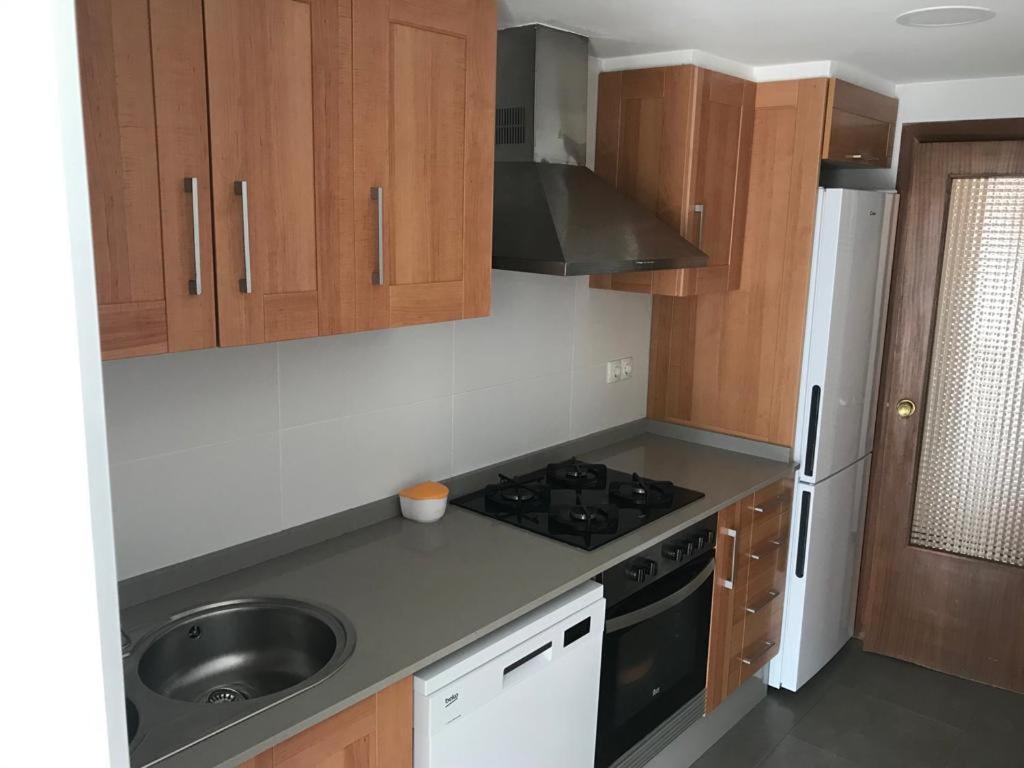 Apartamento En Complejo Residencial Con Piscina Y Garaje Frente Al Mar Walencja Zewnętrze zdjęcie